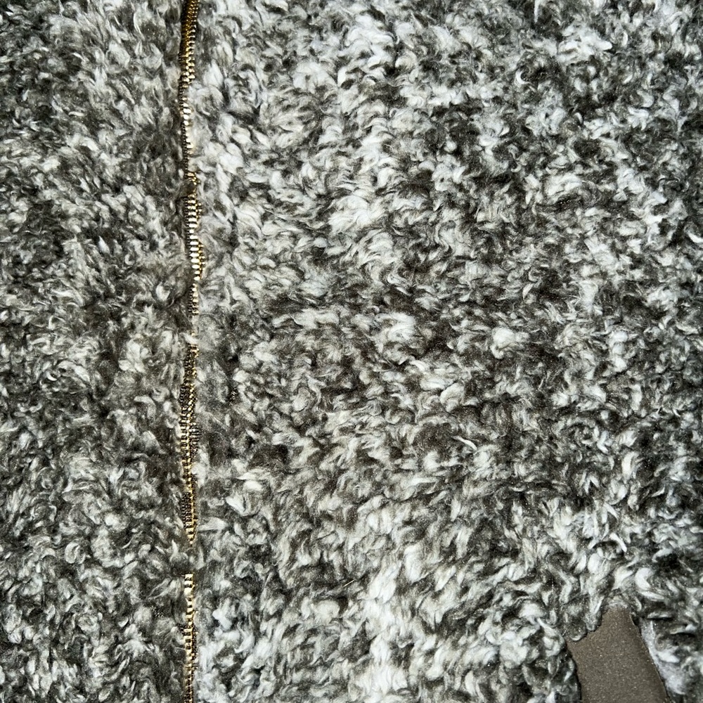 fuzzy vest - Picture 2 of 3